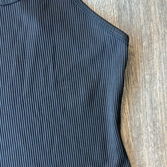 Year of Ours Top Black Sporty Rib Tank Top Size Medium Racerback Workout Top - Picture 3 of 8